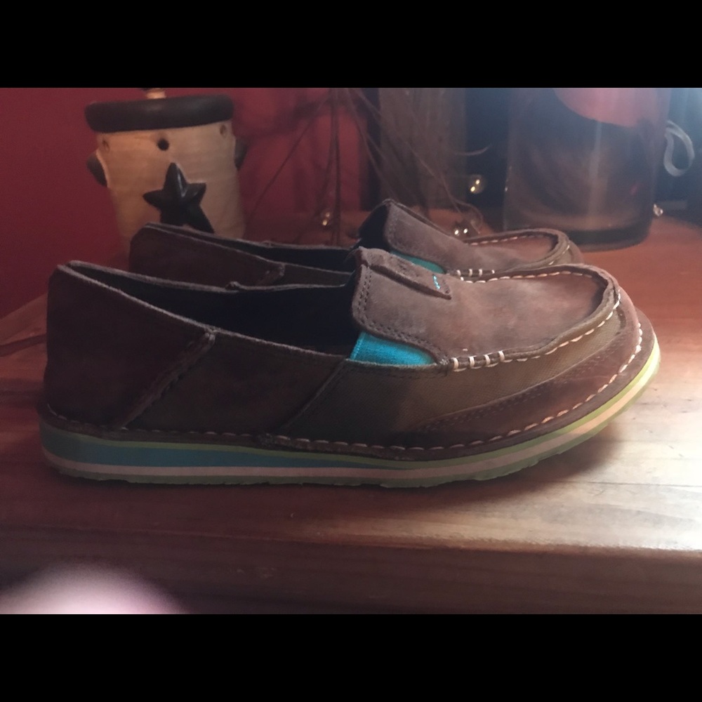 Ariat shoes
